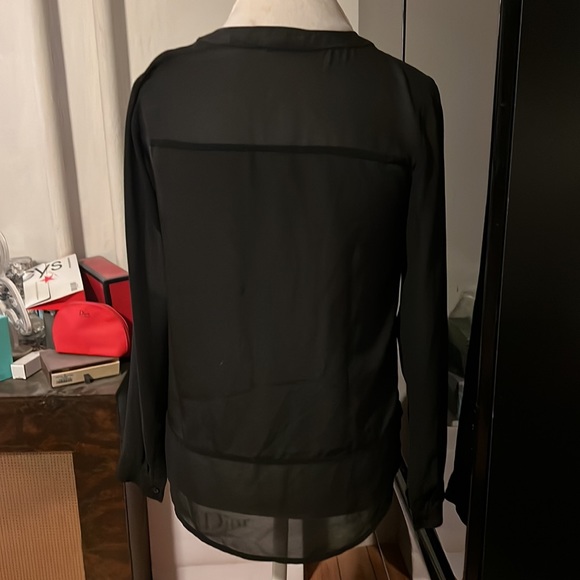 🎉Host Pick🎉. Michael Kors size 2 black long sleeve blouse - Picture 3 of 3